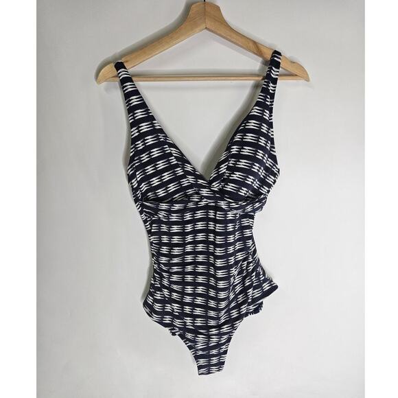 Nip Tuck Textired One Piece Swim Suit Size 8 Women Multi Fit Cup 1-3 - Picture 1 of 5